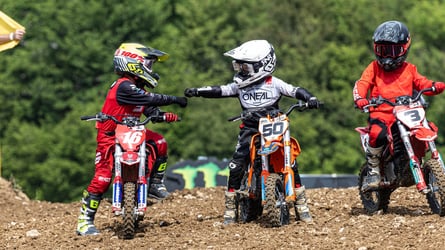 Sign-ups are now available for the 2024 Junior e-Motocross Series.