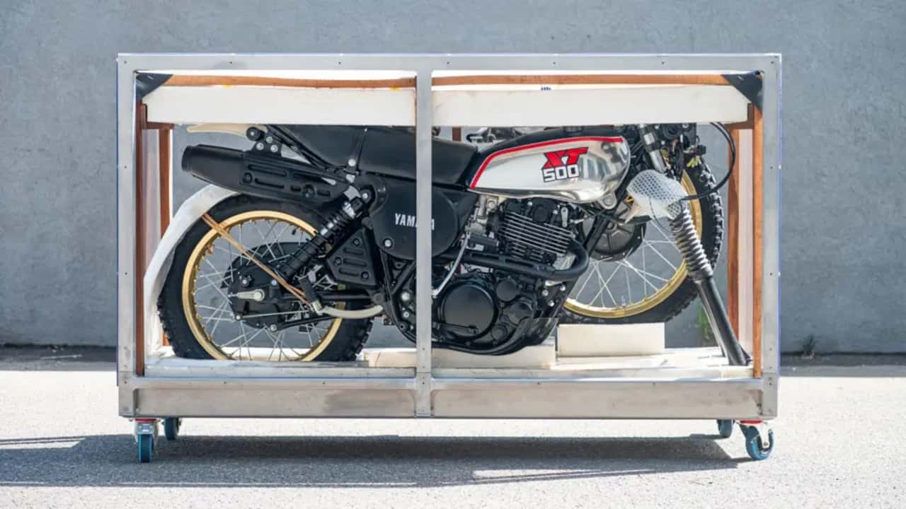 Could someone please save this neglected vintage Yamaha motorcycle?